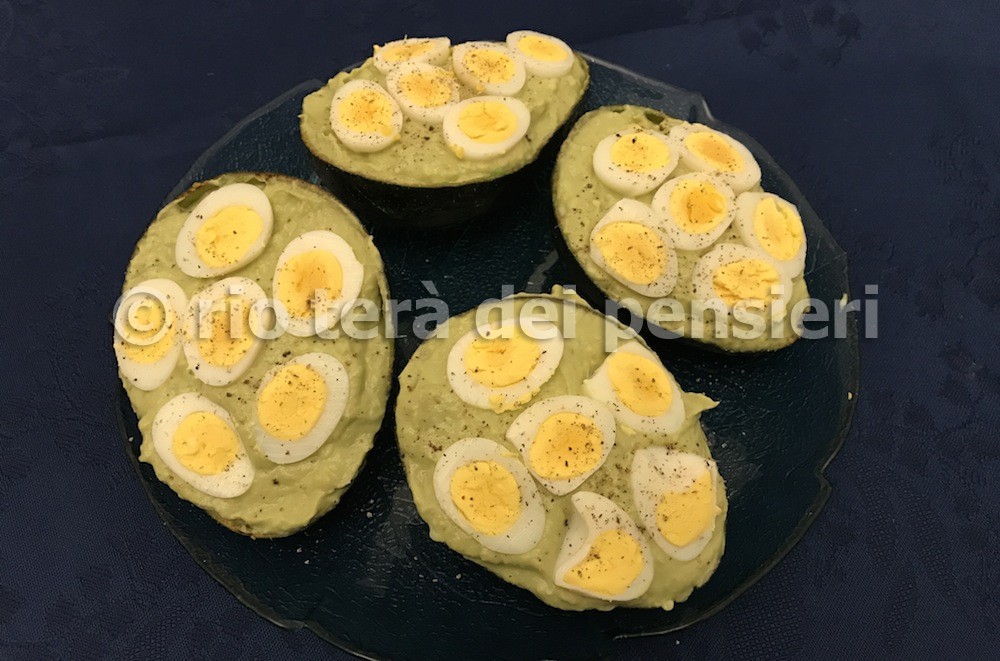 avocado tonno uova